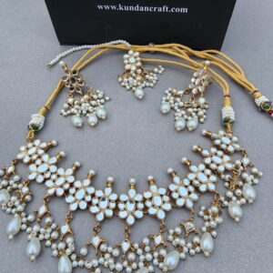 THE RHINESTONE NECKLACE SET